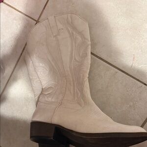 Matisse Cream Heeled Boots
